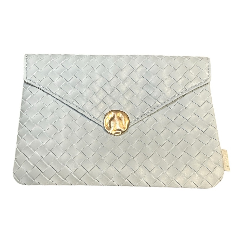 Light Blue Snap Closure Ipsy Glambag